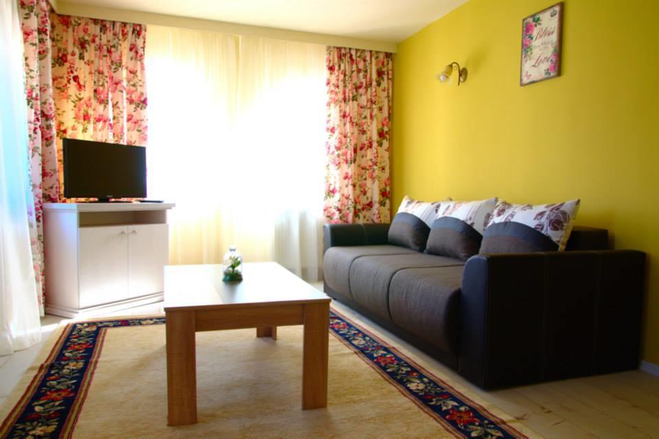 Pensiunea Cabana Soimul Comanesti  Exterior photo